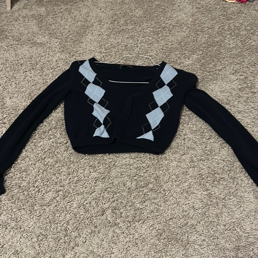 Brandy Melville Long Sleeve Crop Top Cardigan